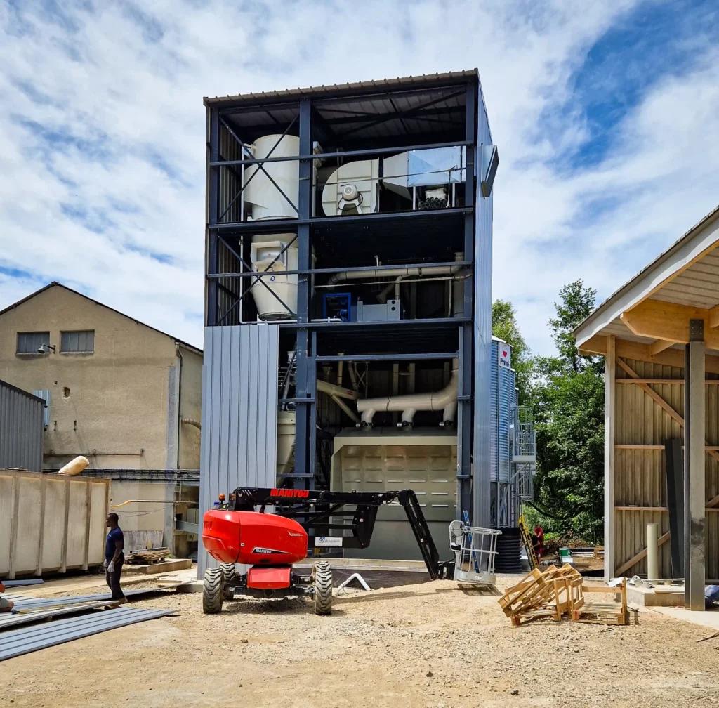 Vu intérieur des silo pour le stockage des farines