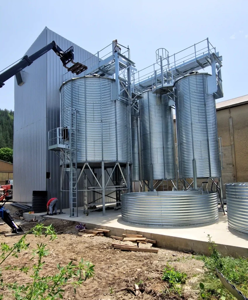 Silo extérieur de stockage des farines et céréales