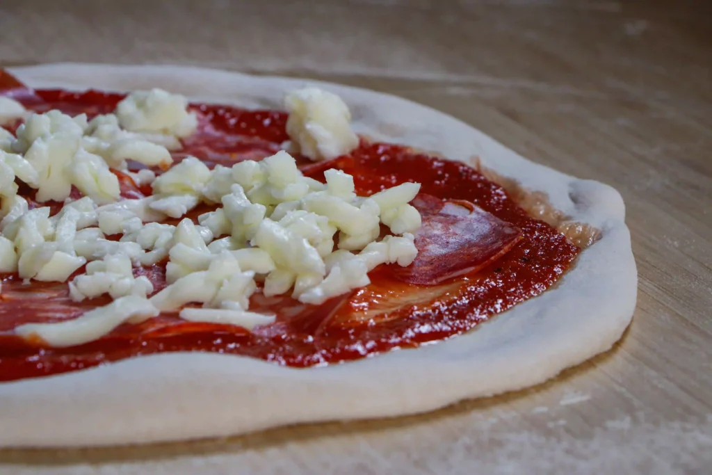 Pizza au levain et farine julia, farine de meule moulin de colagne et pizzeria la Baïne